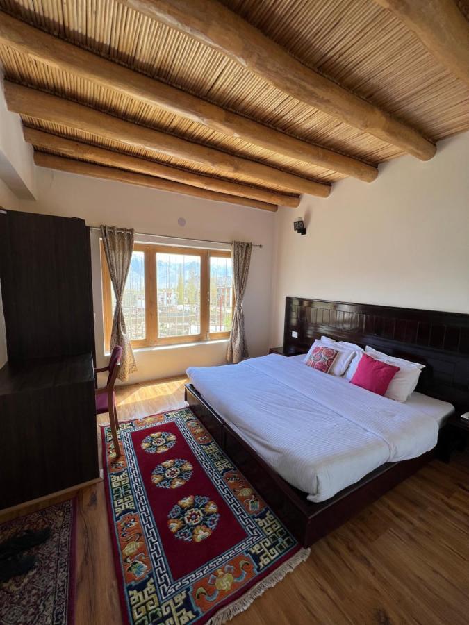 Heschuk Guest House 레 외부 사진