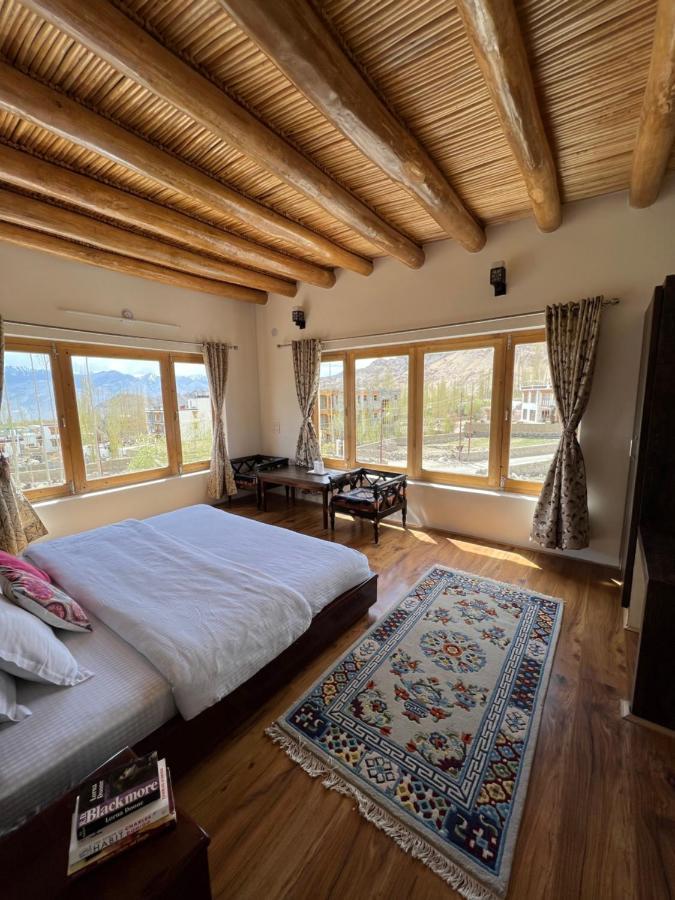 Heschuk Guest House 레 외부 사진